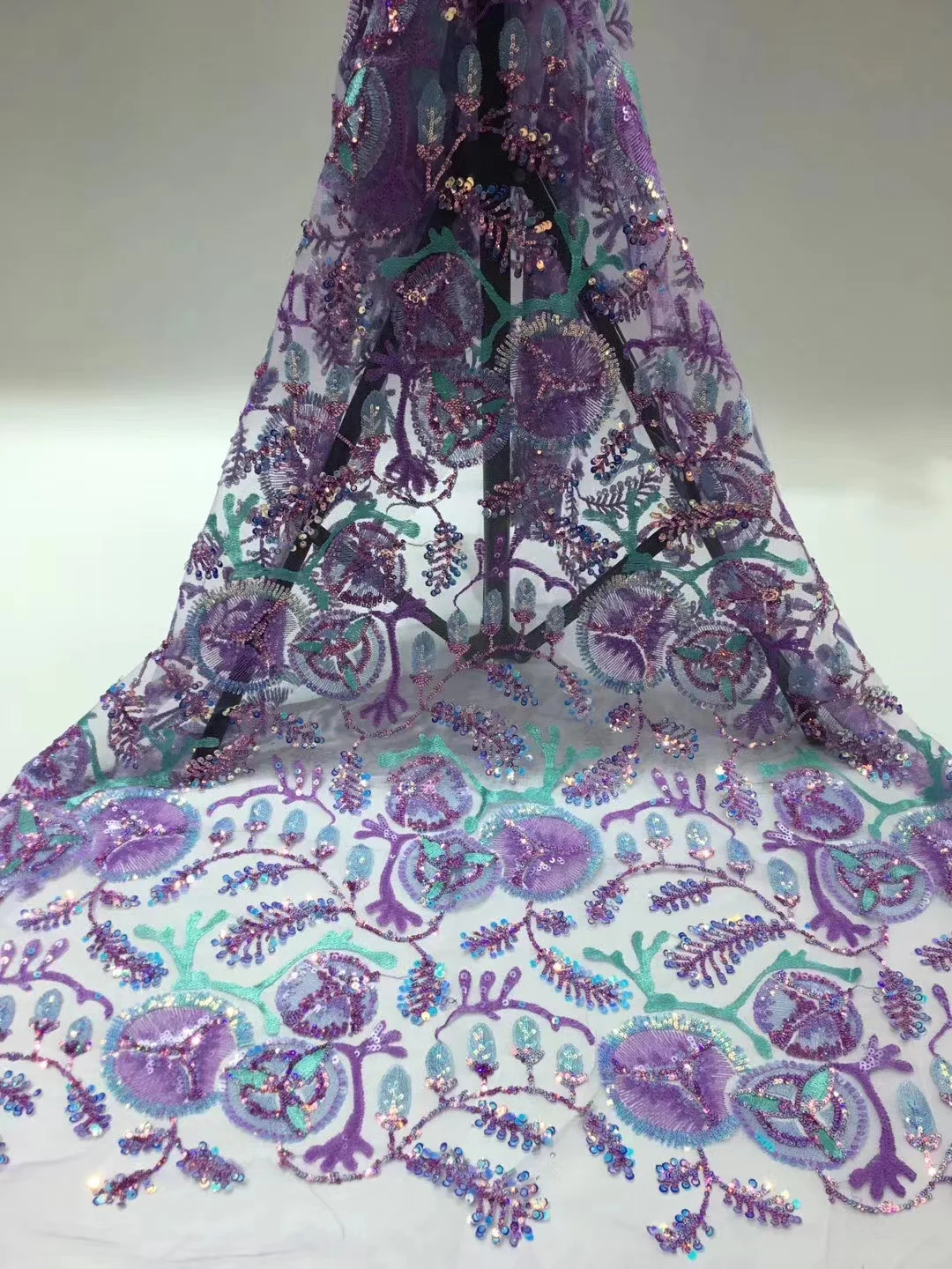 African lace fabric 2021 high quality lace French tulle lace fabric and sequin Nigeria lace fabric D4089
African lace fabric 2021 high quality lace French tulle lace fabric and sequin Nigeria lace fabric D4089