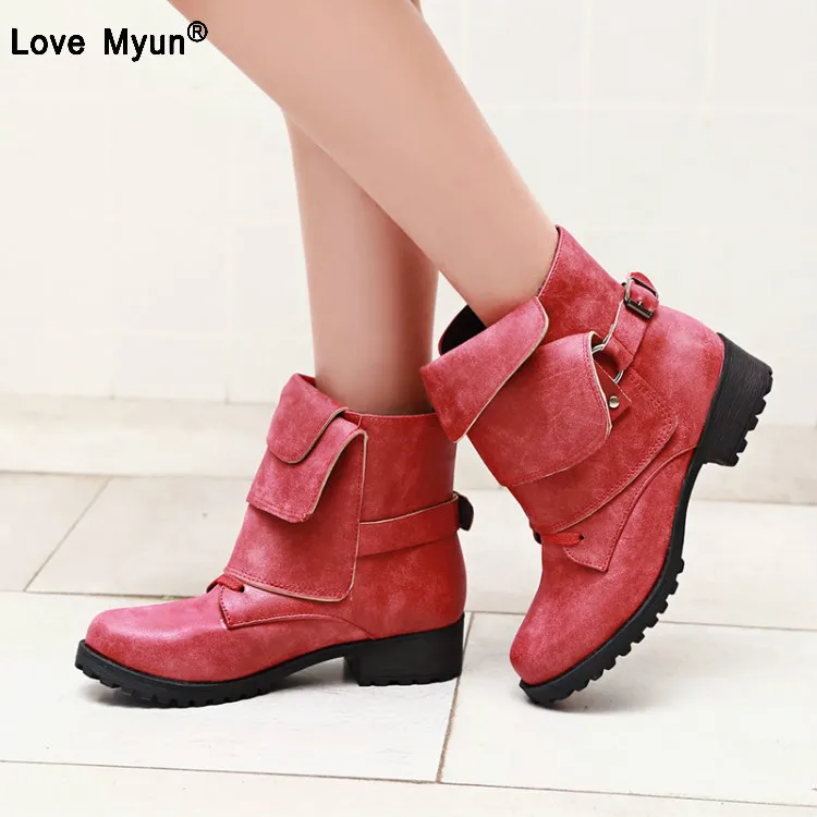 New Fashion European Style Black Ankle Boots Flats Round Toe Back Zip Martin Boots PU Leather Woman Shoes With yuj89
New Fashion European Style Black Ankle Boots Flats Round Toe Back Zip Martin Boots PU Leather Woman Shoes With yuj89