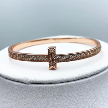 1:1 925 Sterling Silver Simple European And American Style Bracelet Women Logo Original Brand Hot Fashion Jewelry Valentine Gift
1:1 925 Sterling Silver Simple European And American Style Bracelet Women Logo Original Brand Hot Fashion Jewelry Valentine Gift