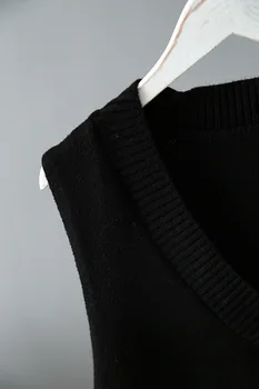 Classic wild V-neck sweater vest spring Korean women's knitted pullover sweater
Classic wild V-neck sweater vest spring Korean women's knitted pullover sweater