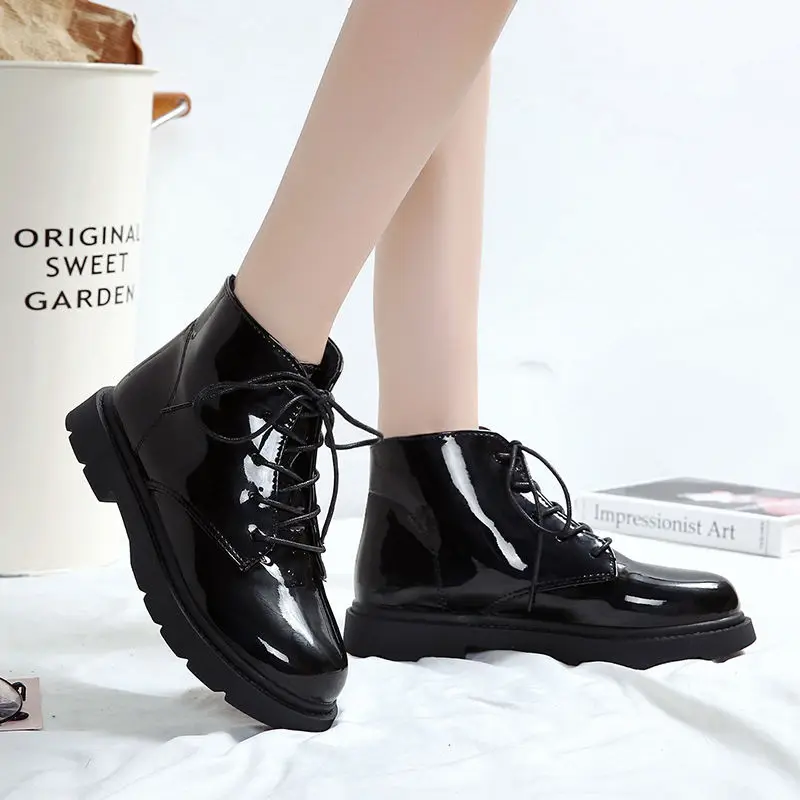Autumn, Winter Female Fashion Wild Non-Slip Sequins Shoes 2020 Autumn And Winter Boots European And American the British Fashion
Autumn, Winter Female Fashion Wild Non-Slip Sequins Shoes 2020 Autumn And Winter Boots European And American the British Fashion