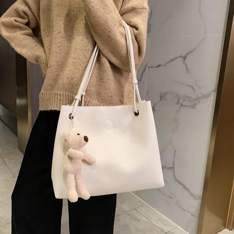 Stylish Bear Ornaments Tote Bags 2 Pieces Set Composite Women's Bag 2020 New Everyday High Quality Leather Bucket Shoulder Bag
Stylish Bear Ornaments Tote Bags 2 Pieces Set Composite Women's Bag 2020 New Everyday High Quality Leather Bucket Shoulder Bag