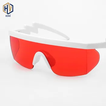 2020 Fashion Siamese Sunglasses Men Women Half Frame Big Sun Glasses Retro Red Blue Colorful Eyeglasses UV400 
2020 Fashion Siamese Sunglasses Men Women Half Frame Big Sun Glasses Retro Red Blue Colorful Eyeglasses UV400