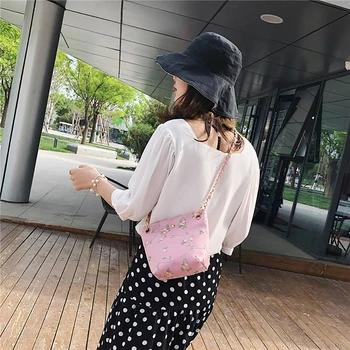 Women Handbags Summer Beach Lace Embroid Bucket Bag Large Capacity Lady PU Leather Messenger Chain Bags Casual Travel Bags
Women Handbags Summer Beach Lace Embroid Bucket Bag Large Capacity Lady PU Leather Messenger Chain Bags Casual Travel Bags