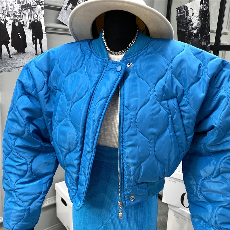 Fashion Bubble Coat Solid Standard Collar Oversized Short Coat Winter Womens Puffer Jacket Parkas Mujer Bomber Jacket SA052S50
Fashion Bubble Coat Solid Standard Collar Oversized Short Coat Winter Womens Puffer Jacket Parkas Mujer Bomber Jacket SA052S50