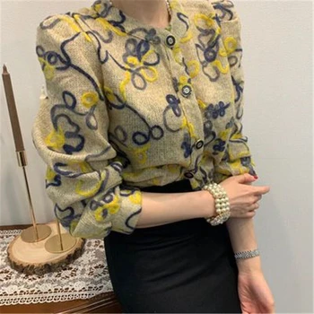 Women Retro Colorful Sweaters Jackets Autumn Casual Wide Shoulder Elastic Waist Knit Cardigans Female Loose Short Outwear
Women Retro Colorful Sweaters Jackets Autumn Casual Wide Shoulder Elastic Waist Knit Cardigans Female Loose Short Outwear