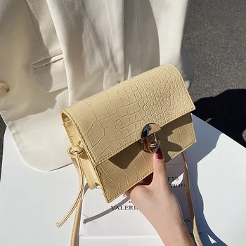 Spring and summer net red retro small bag new texture single shoulder messenger bag wild lock small square bag female
Spring and summer net red retro small bag new texture single shoulder messenger bag wild lock small square bag female