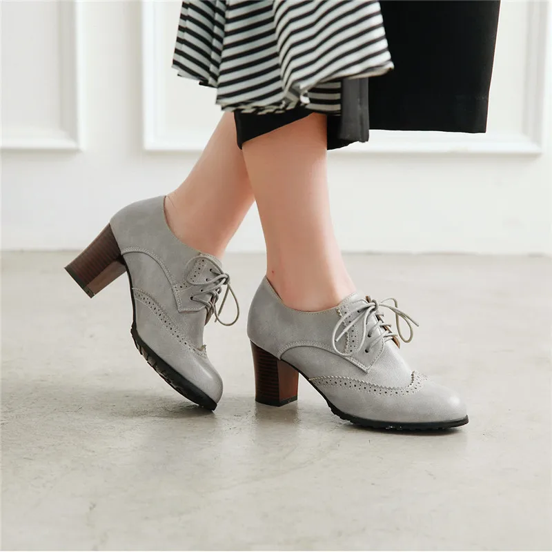 YQBTDL Autumn Rome Vintage Brogue Lace Up Block Heel Shoes Brown Green Black Women Pumps Sewing Female High Heels Plus Size 43
YQBTDL Autumn Rome Vintage Brogue Lace Up Block Heel Shoes Brown Green Black Women Pumps Sewing Female High Heels Plus Size 43