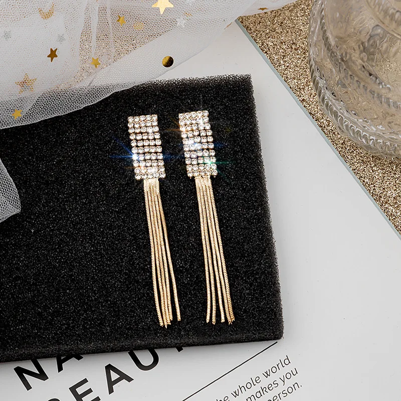 Luxury Square Zircon Tassel Dangle Earrings for Women Fashion Trend Geometric Jewelry Earrings for Party Wedding Elegant Earring
Luxury Square Zircon Tassel Dangle Earrings for Women Fashion Trend Geometric Jewelry Earrings for Party Wedding Elegant Earring