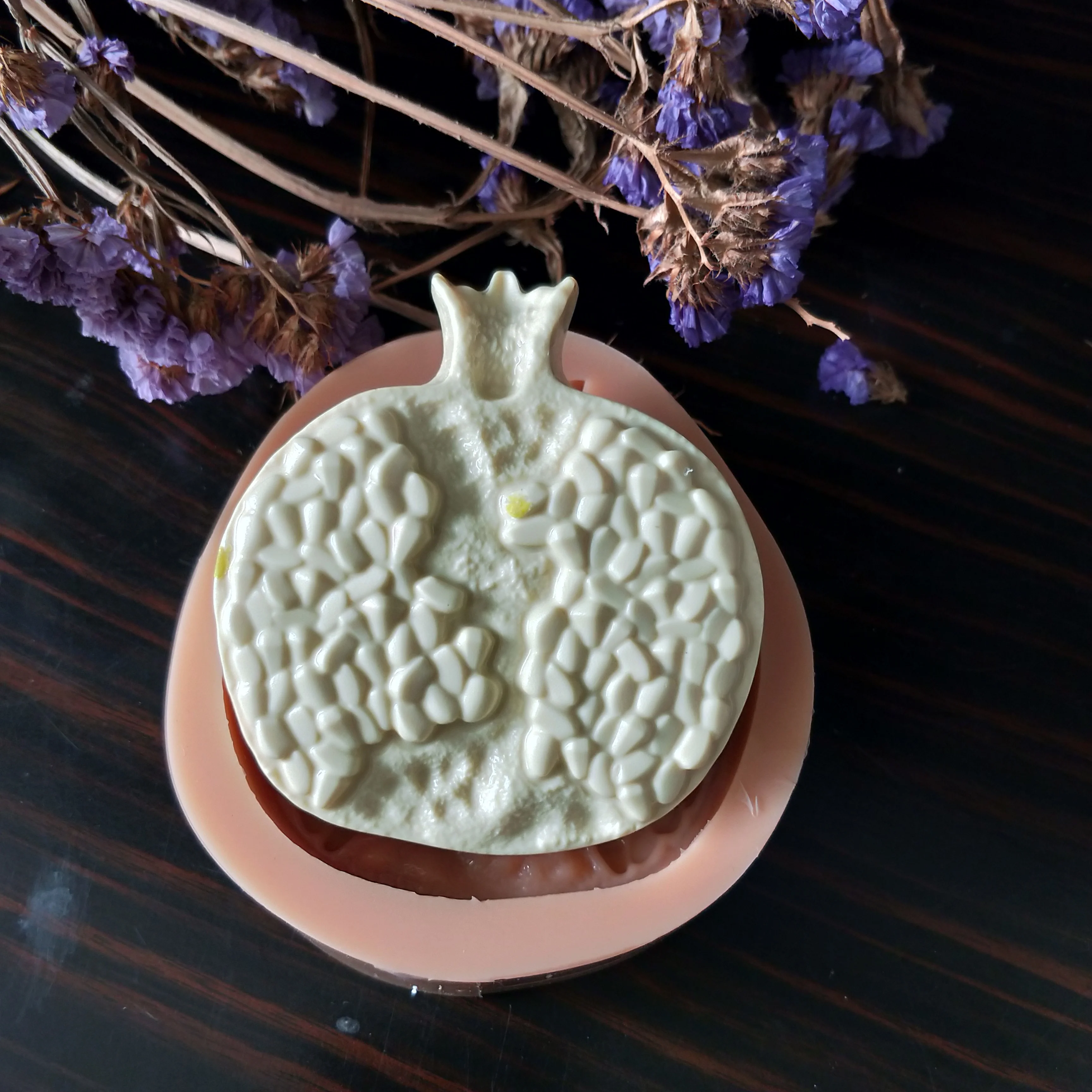 SG0011 PRZY Silicone Fondant Mould fruit Half pomegranate Silicone Mold pomegranate Soap Molds Clay Resin Gypsum Chocolate Candl
SG0011 PRZY Silicone Fondant Mould fruit Half pomegranate Silicone Mold pomegranate Soap Molds Clay Resin Gypsum Chocolate Candl