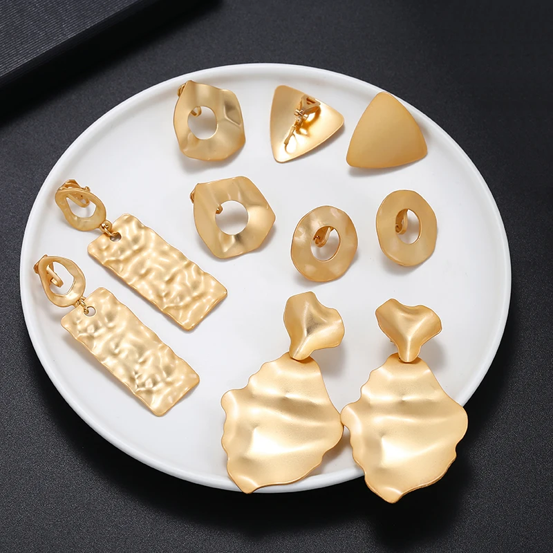 ZA Fashion Statement Hyperbolic Matte Gold No Pierced Clip on Earrings Big Geometric Vintage Ear Clips for Women Brincos Jewelry
ZA Fashion Statement Hyperbolic Matte Gold No Pierced Clip on Earrings Big Geometric Vintage Ear Clips for Women Brincos Jewelry