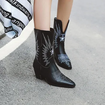 White boots short embroidered boots heel boots single boots sleeve boots
White boots short embroidered boots heel boots single boots sleeve boots