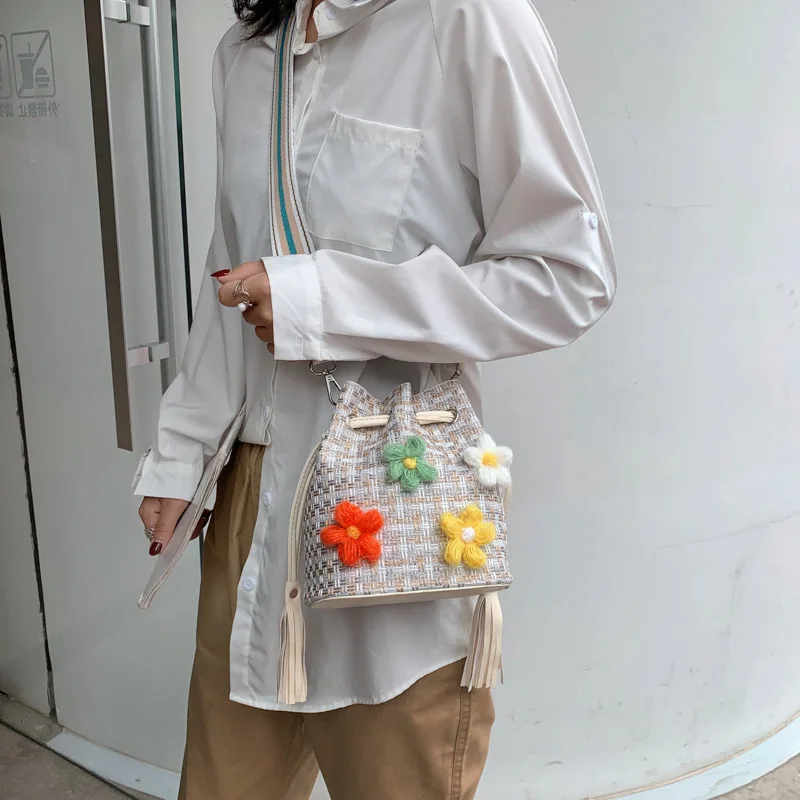 Cool Weaving Bag 2019 Autumn New Style WOMEN'S Bag Fashion Korean-style Versatile Bucket Bag Fashion Flower Shoulder Oblique Bag 
Cool Weaving Bag 2019 Autumn New Style WOMEN'S Bag Fashion Korean-style Versatile Bucket Bag Fashion Flower Shoulder Oblique Bag
