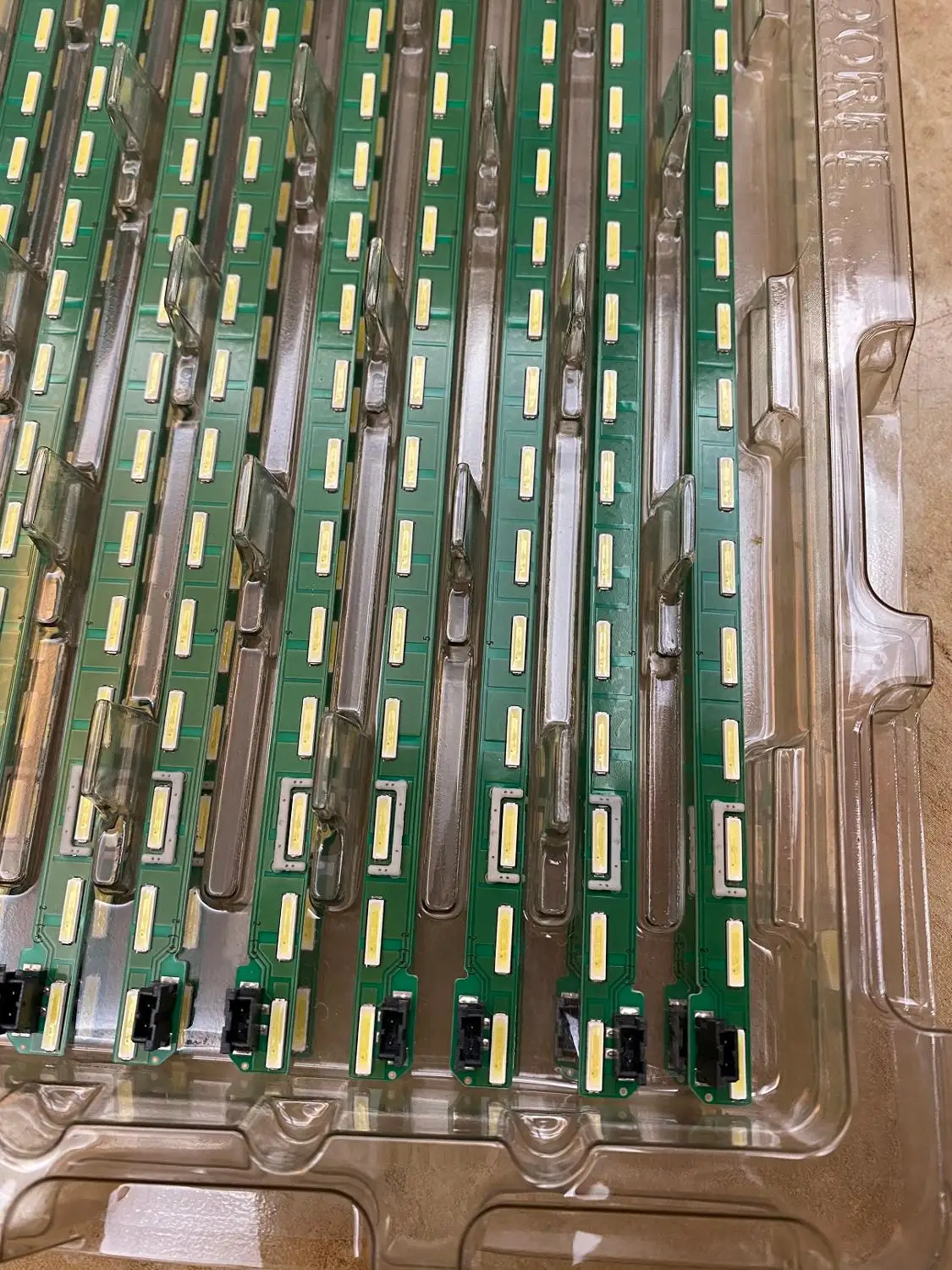 New 10set=20pcs 36LED LED Backlight strip for LG 43LF5400 43LF5900 43UF9000 43LF5410 43UF9000 MAK63207801 A G1GAN01-0794A 0793A
New 10set=20pcs 36LED LED Backlight strip for LG 43LF5400 43LF5900 43UF9000 43LF5410 43UF9000 MAK63207801 A G1GAN01-0794A 0793A