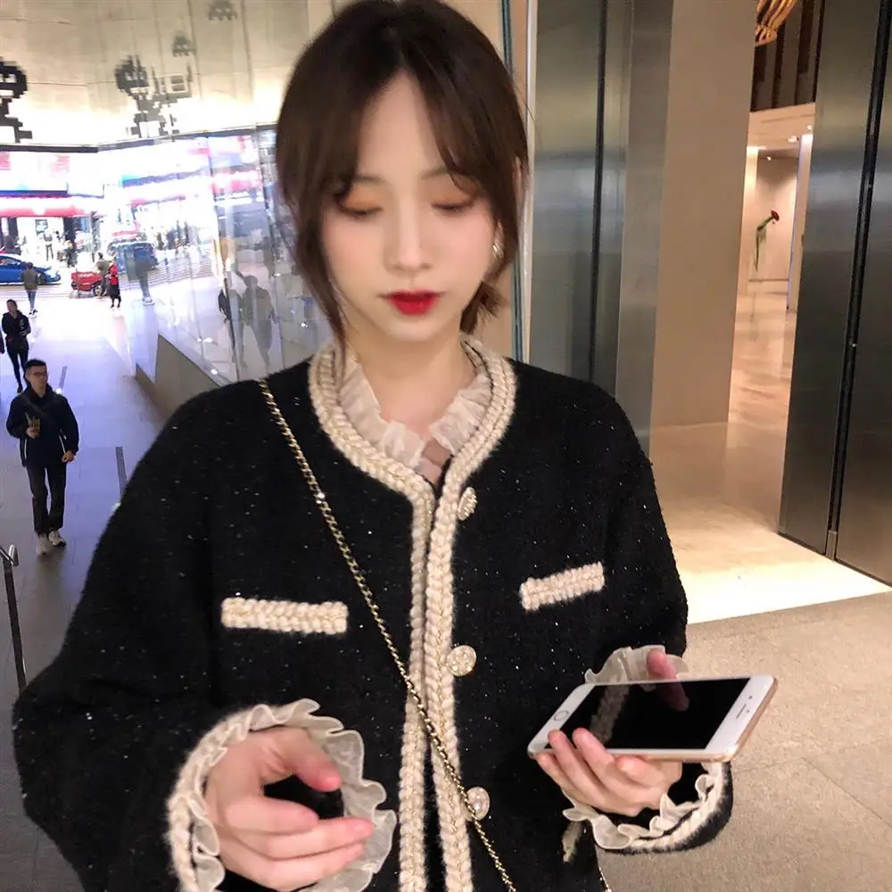2020 New Lace Stitching Fake Two-Piece Bright Silk Tweed Graceful Coat Women's Short Style Autumn and Winter Woolen Coat
2020 New Lace Stitching Fake Two-Piece Bright Silk Tweed Graceful Coat Women's Short Style Autumn and Winter Woolen Coat