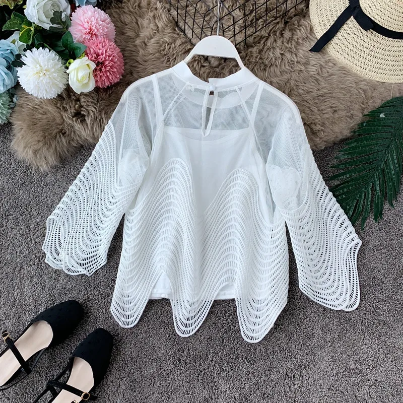 Korean Hollow-out Lace Shirt Half Flare Sleeve Women Blouse 2020 Wave O-neck Tops New Korean Spring Autumn Femme Blusas PZ2165
Korean Hollow-out Lace Shirt Half Flare Sleeve Women Blouse 2020 Wave O-neck Tops New Korean Spring Autumn Femme Blusas PZ2165