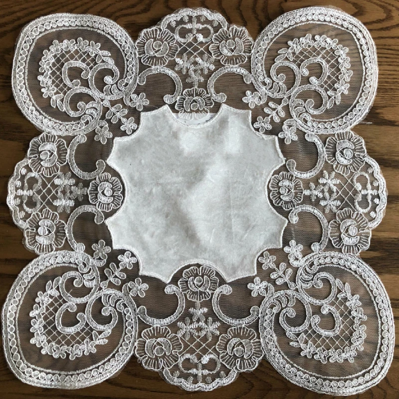 Square 40cm Exquisite European Velvet Lace Embroidered Dining Table Mat Placemat Coffee Cup Pad Small Furniture Dust Cover Towel
Square 40cm Exquisite European Velvet Lace Embroidered Dining Table Mat Placemat Coffee Cup Pad Small Furniture Dust Cover Towel