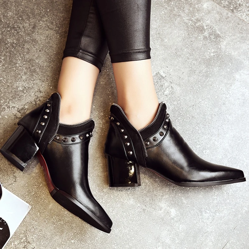 Boots Women Pointed Toe Zipper Rivet Short Boots Street Cool Ankle Boots Thick Leather Shoes Solid Boots chaussure femme
Boots Women Pointed Toe Zipper Rivet Short Boots Street Cool Ankle Boots Thick Leather Shoes Solid Boots chaussure femme