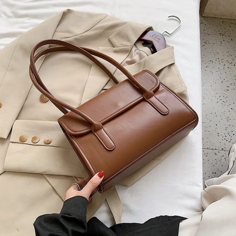 High quality simple women's Retro large capacity handbag 2020 new Korean version versatile one shoulder underarm women's bag
High quality simple women's Retro large capacity handbag 2020 new Korean version versatile one shoulder underarm women's bag