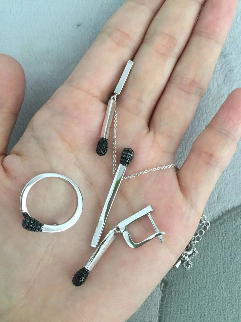 Simple Match Stick Jewelry Set Cuff Stud Earring Colorful Zircon Charm Necklace Finger Ring Fire Match Design Women Wedding
Simple Match Stick Jewelry Set Cuff Stud Earring Colorful Zircon Charm Necklace Finger Ring Fire Match Design Women Wedding