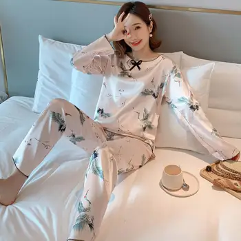 2pcs 2020 New Silk Women Pajamas Set Girl Nightwear Cartoon Pajamas Comfort Pyjamas Suit Female Summer Sleepwear Ladies Tee
2pcs 2020 New Silk Women Pajamas Set Girl Nightwear Cartoon Pajamas Comfort Pyjamas Suit Female Summer Sleepwear Ladies Tee