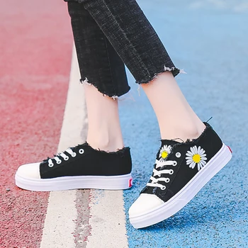 Flowers Graffiti Canvas Shoes Women 2020 New Spring Students Korean Joker Trend Black Non-slip Comfortable Lace-up Board Shoes
Flowers Graffiti Canvas Shoes Women 2020 New Spring Students Korean Joker Trend Black Non-slip Comfortable Lace-up Board Shoes