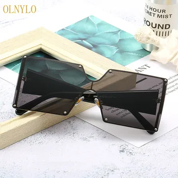 Fashion large frame conjoined sunglasses trendy street shooting square gradient color personality wild sunglasses women
Fashion large frame conjoined sunglasses trendy street shooting square gradient color personality wild sunglasses women