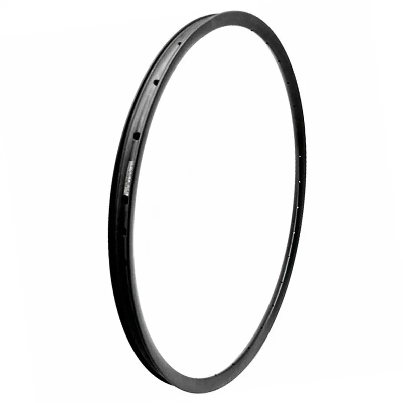 29er 33mm x 30mm depth clincher hookless tubeless mountain bike rim 29 inch MTB XC AM carbon rim UD matte 24 28 32 holes 390g
29er 33mm x 30mm depth clincher hookless tubeless mountain bike rim 29 inch MTB XC AM carbon rim UD matte 24 28 32 holes 390g