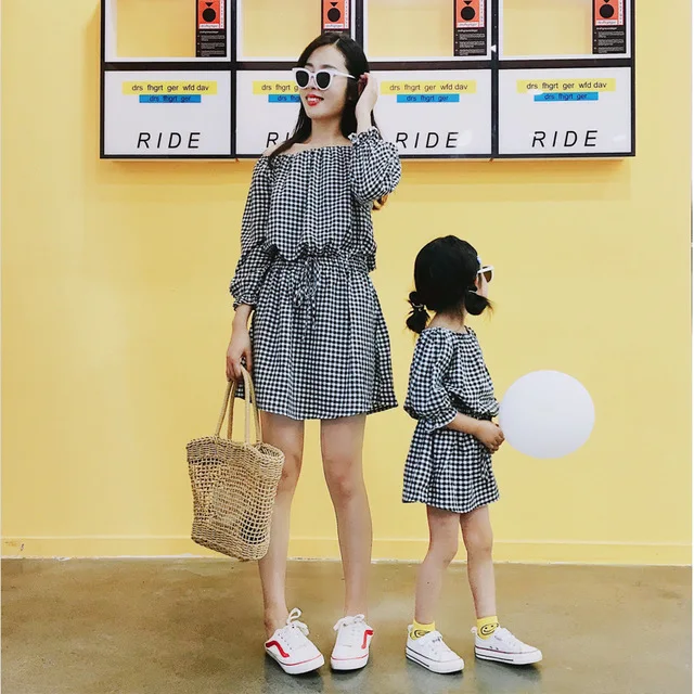 New Mother Daughter Dresses Fashion Korean Plaid Matching Family Outfits Mommy and Me Clothing Dress Casual Mom Daughter Clothes
New Mother Daughter Dresses Fashion Korean Plaid Matching Family Outfits Mommy and Me Clothing Dress Casual Mom Daughter Clothes