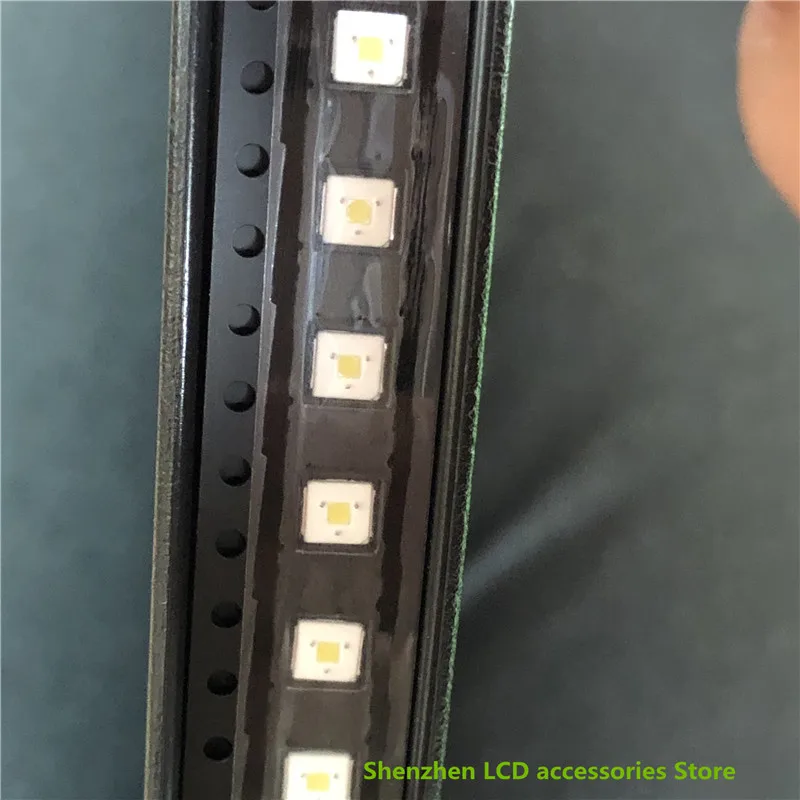 250Pieces/lot FOR LuMENS (Ryuming) LED LCD TV lamp beads 1W 3V 3535 3537 cold white light 100%NEW
250Pieces/lot FOR LuMENS (Ryuming) LED LCD TV lamp beads 1W 3V 3535 3537 cold white light 100%NEW