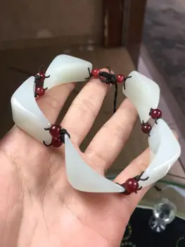 Natural and Hetian yu Qinghai old material corner bracelet hand string five whiteness special oily character perfect
Natural and Hetian yu Qinghai old material corner bracelet hand string five whiteness special oily character perfect