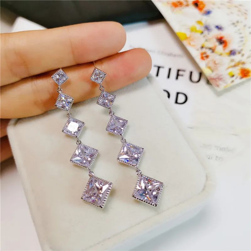 High Quality Wedding Long Dangle Drops Earrings for Female Dazzling Square Cubic Zirconia Temperament Charming Earrings
High Quality Wedding Long Dangle Drops Earrings for Female Dazzling Square Cubic Zirconia Temperament Charming Earrings