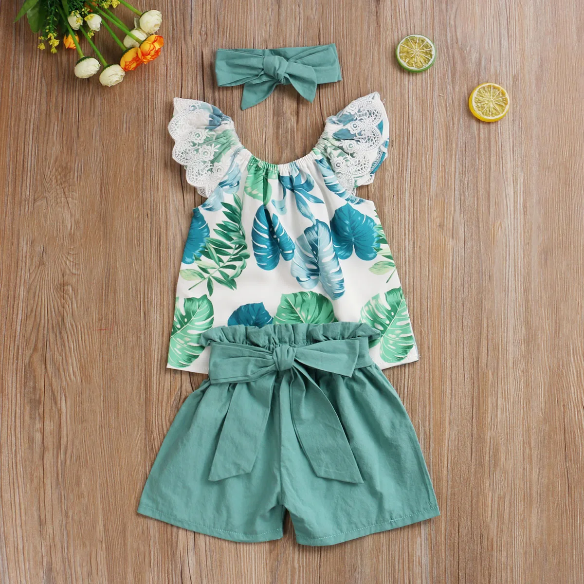Kids Girl 3PCS Outfit Set Loose Flamingo Leaves Pattern Short Sleeve Top+Short Dot Ruffle Elastic Band Pants+Bow Hair Band
Kids Girl 3PCS Outfit Set Loose Flamingo Leaves Pattern Short Sleeve Top+Short Dot Ruffle Elastic Band Pants+Bow Hair Band