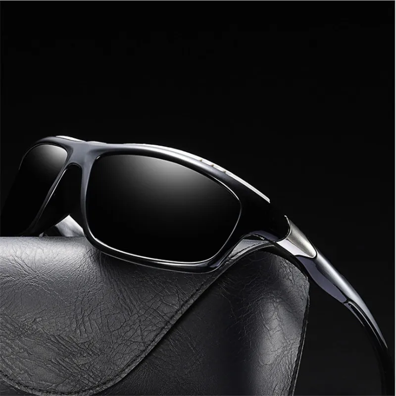 Outdoor Riding Polarized Sunglasses Mountaineering Sunglasses with Built-in Sealed Sponge Wind, sand and Sweat Proof Anti-UV 400
Outdoor Riding Polarized Sunglasses Mountaineering Sunglasses with Built-in Sealed Sponge Wind, sand and Sweat Proof Anti-UV 400