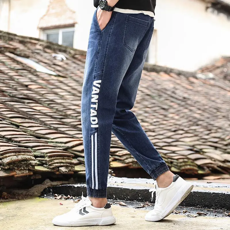 Side Stripe Mens Skinny Fit Letter pringting Black Denim Jeans Solid Color Plus Size Slim Fit Lightweight Cotton Jeans for Men
Side Stripe Mens Skinny Fit Letter pringting Black Denim Jeans Solid Color Plus Size Slim Fit Lightweight Cotton Jeans for Men
