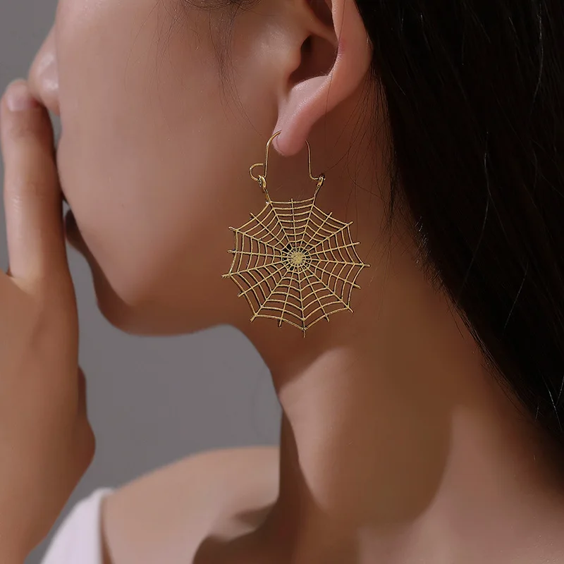 Hollowed Spider Web Clip on Earrings Fashion Irregular Hyperbole Ear Cuff Accessories Punk Goth False Hoop Earrings women Gift
Hollowed Spider Web Clip on Earrings Fashion Irregular Hyperbole Ear Cuff Accessories Punk Goth False Hoop Earrings women Gift