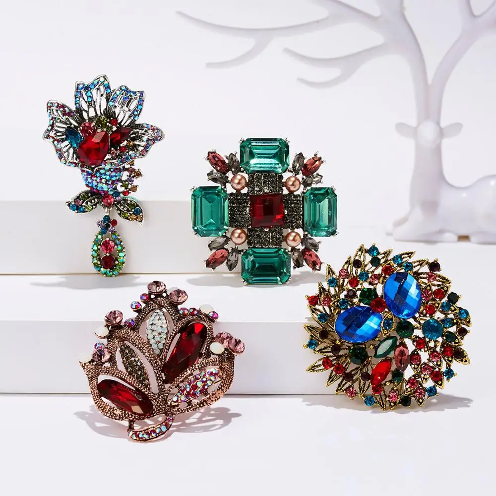 Retro Winter Brooch Sparkling Crystal Rhinestones Large Round Waterdrop Flower Brooch Pins Simulated Pearl Plant Badge Jewelry
Retro Winter Brooch Sparkling Crystal Rhinestones Large Round Waterdrop Flower Brooch Pins Simulated Pearl Plant Badge Jewelry