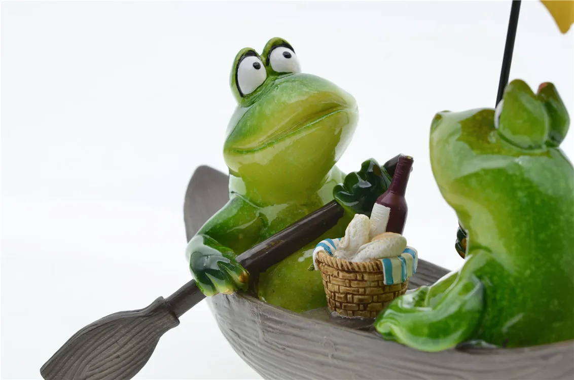 MYBLUE Kawaii Garden Animal Resin Lovers In a Boat Cartoon Frog Figurine Nordic Home Room Decoration Accessories Modern