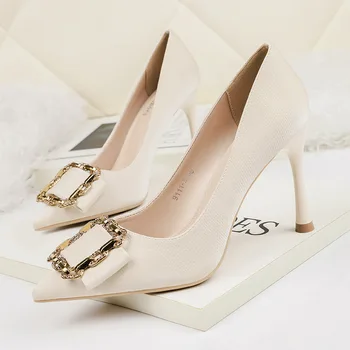 2020 Women 9.5cm High Heels red Pumps Pointed Toe Luxury Elegant Lady Shoes Crystal
2020 Women 9.5cm High Heels red Pumps Pointed Toe Luxury Elegant Lady Shoes Crystal