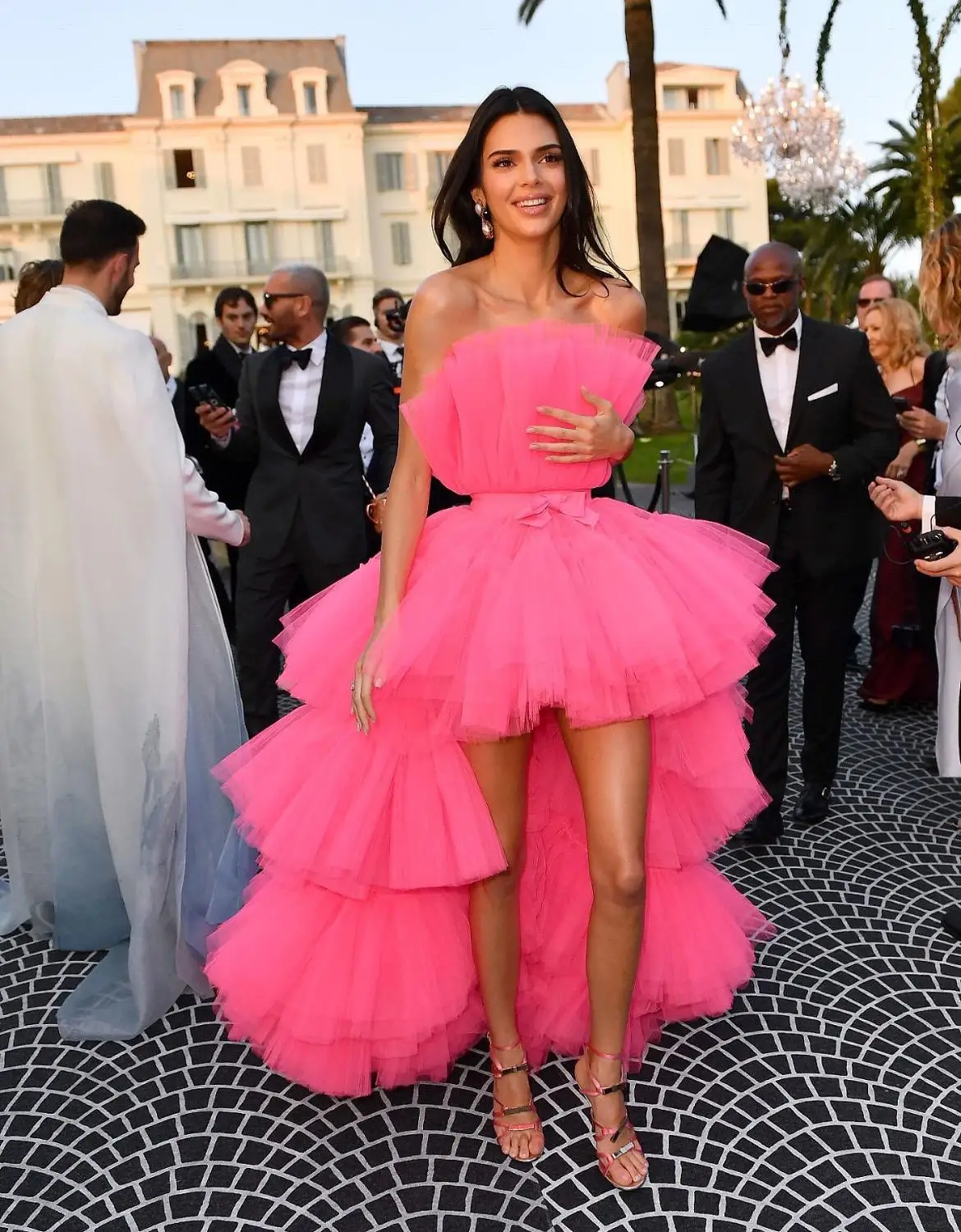Kendall Jenner Fuchsia Prom Dresses High Low Strapless Tiered Pleat Tulle Evening Celebrity Gowns 2022 Formal Party New | Свадьбы и