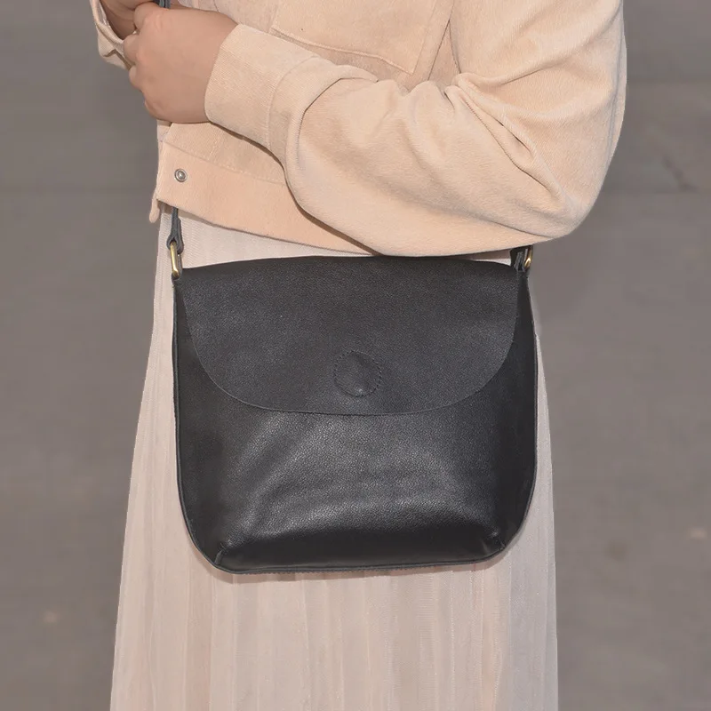 Autumn And Winter New Style Large-Volume Soft Leather Semicircle Saddle Bag Origional Handmade Simple Casual Retro Women's Obliq
Autumn And Winter New Style Large-Volume Soft Leather Semicircle Saddle Bag Origional Handmade Simple Casual Retro Women's Obliq