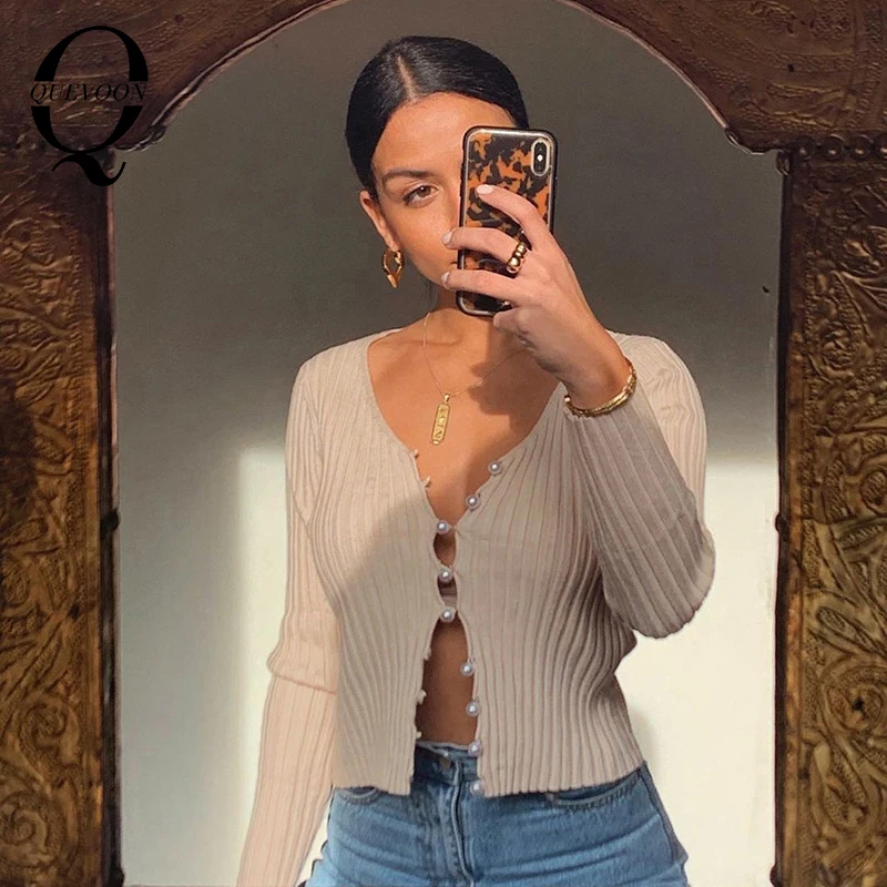 QUEVOON Deep V-Neck Nude Color Cardigan Sweaters Pearl Button Front Knitting Sexy Fit Women Crop Tops Autumn Winter Sweater 2020
QUEVOON Deep V-Neck Nude Color Cardigan Sweaters Pearl Button Front Knitting Sexy Fit Women Crop Tops Autumn Winter Sweater 2020