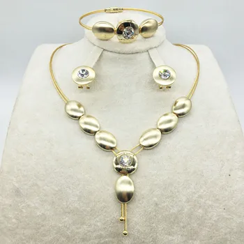 2020 Bridal Gift Nigerian Wedding African Beads Jewelry Set Brand Woman Fashion Dubai Gold Color Jewelry Set Wholesale Design
2020 Bridal Gift Nigerian Wedding African Beads Jewelry Set Brand Woman Fashion Dubai Gold Color Jewelry Set Wholesale Design