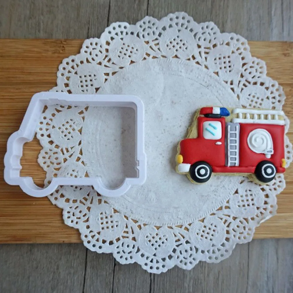 8PCS Simple Cartoon Car Model Mold New Cake Biscuit Candy Pudding Cute Mold Multi Style For Kitchen DIY Dessert Making Tools 
8PCS Simple Cartoon Car Model Mold New Cake Biscuit Candy Pudding Cute Mold Multi Style For Kitchen DIY Dessert Making Tools