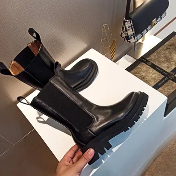 Yeung Mi Mona's same mid sleeve Martin boots new summer 2020 thick soled high rise retro ChElSEY boots short boots
Yeung Mi Mona's same mid sleeve Martin boots new summer 2020 thick soled high rise retro ChElSEY boots short boots