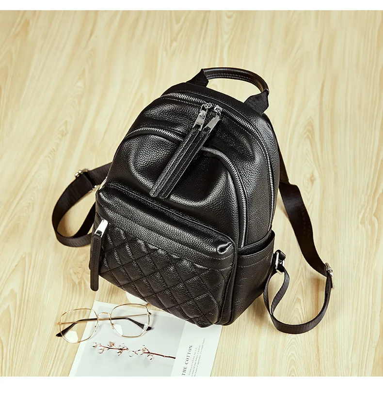 Backpack top layer cowhide leather casual backpack trend travel outdoor backpack casual style bag
Backpack top layer cowhide leather casual backpack trend travel outdoor backpack casual style bag