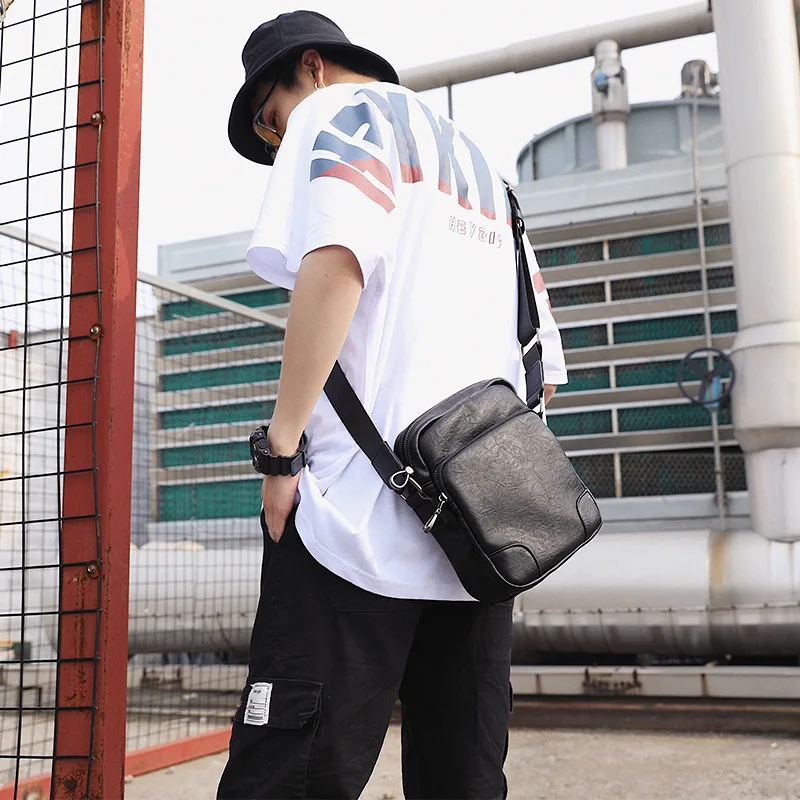 New men's shoulder bag men's casual small backpack men's bag Messenger bag
New men's shoulder bag men's casual small backpack men's bag Messenger bag