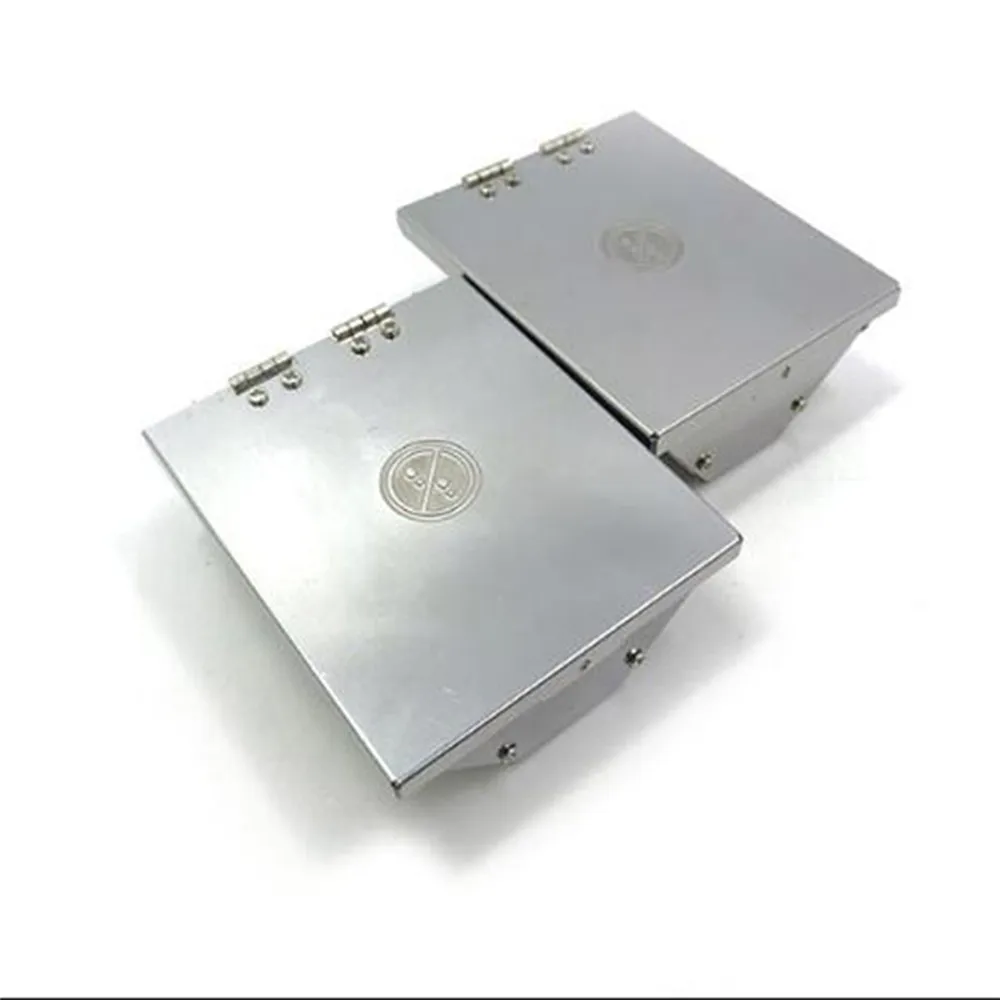 For 1/14 Tractor Multifunctional All-metal Glove Box Middle Mudguard Tool Box for 1/14 RC Tractor Model 6X4 Accessories
For 1/14 Tractor Multifunctional All-metal Glove Box Middle Mudguard Tool Box for 1/14 RC Tractor Model 6X4 Accessories