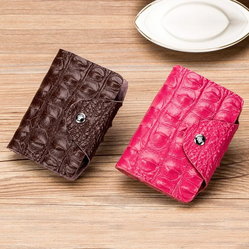Crocodile pattern short card holder leather multi-card position European and beautiful small business card holder card holder
Crocodile pattern short card holder leather multi-card position European and beautiful small business card holder card holder