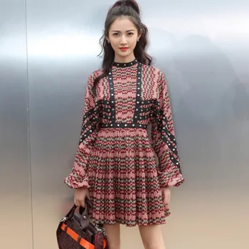 Runway Designer High Quality New Summer Dress Women Fashion Beading Print Sexy Vintage Party Dress Elegant Chic Pleated Vestidos
Runway Designer High Quality New Summer Dress Women Fashion Beading Print Sexy Vintage Party Dress Elegant Chic Pleated Vestidos